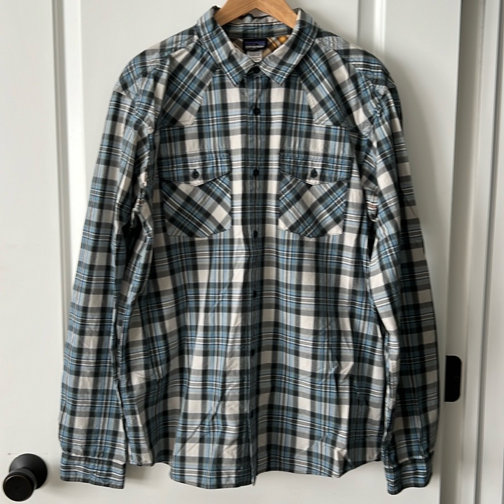 Patagonia men’s long sleeve button down shirt